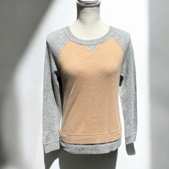 🌻Halogen Tan & Gray Long Sleeve Cashmere Round Neck Layered Sweater Size SP - Picture 1 of 7